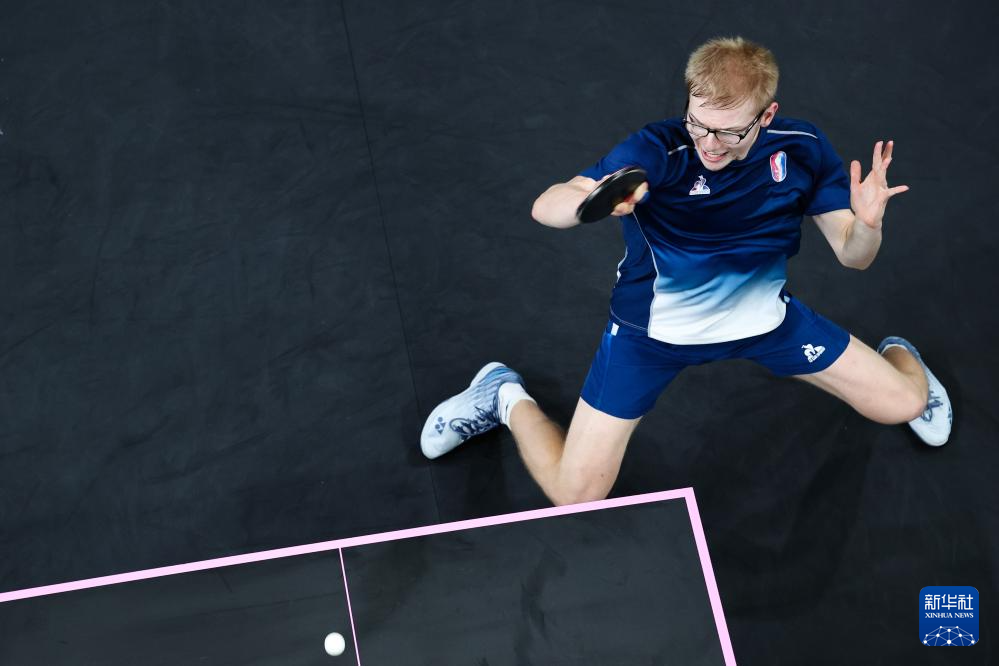 疯狂3方交易方案，狄龙不计前嫌辅佐詹姆斯，湖人组争冠阵容