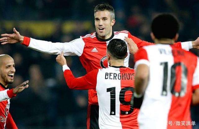 高清图：苏神大吼拥梅西跳蚤眯眼竖大拇指卖萌.