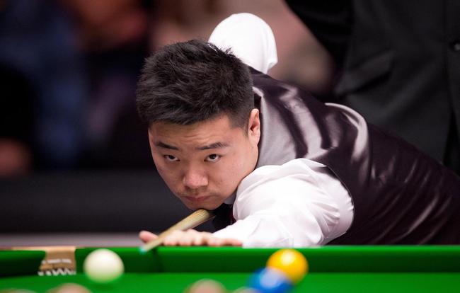 转会市场中 转会市场中